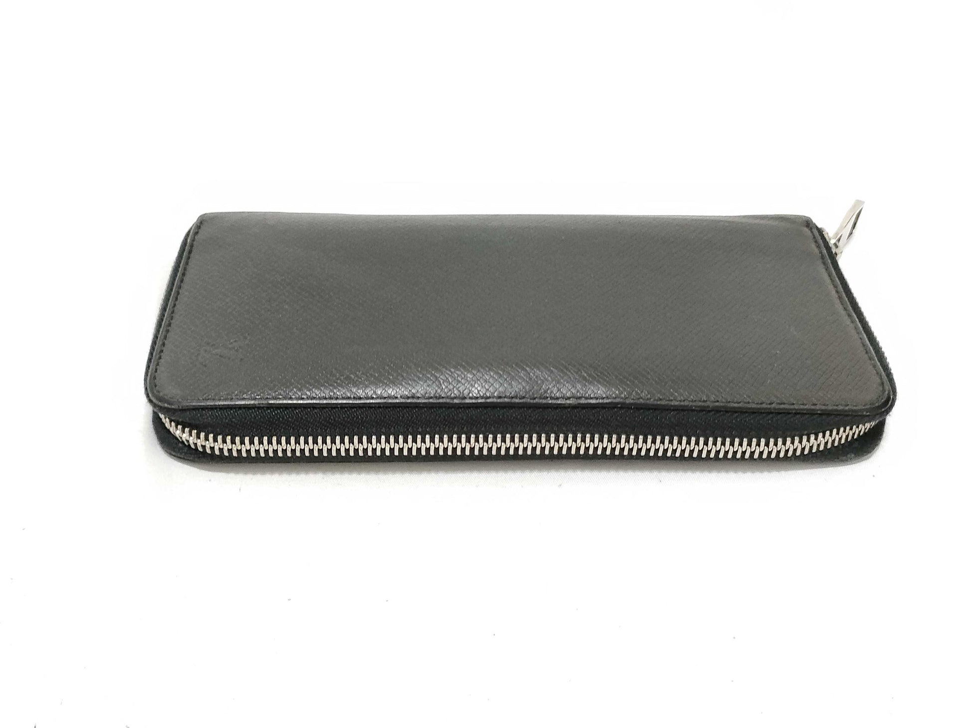 Louis Vuitton Zippy Organizer Taiga Leather Product Image