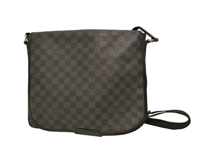 Louis Vuitton Daniel Messenger Damier Graphite MM