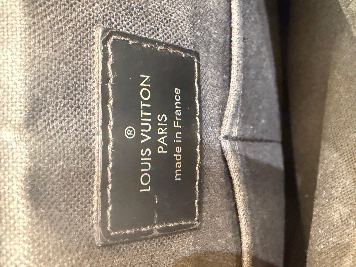 Louis Vuitton District NM Messenger Damier Graphite PM