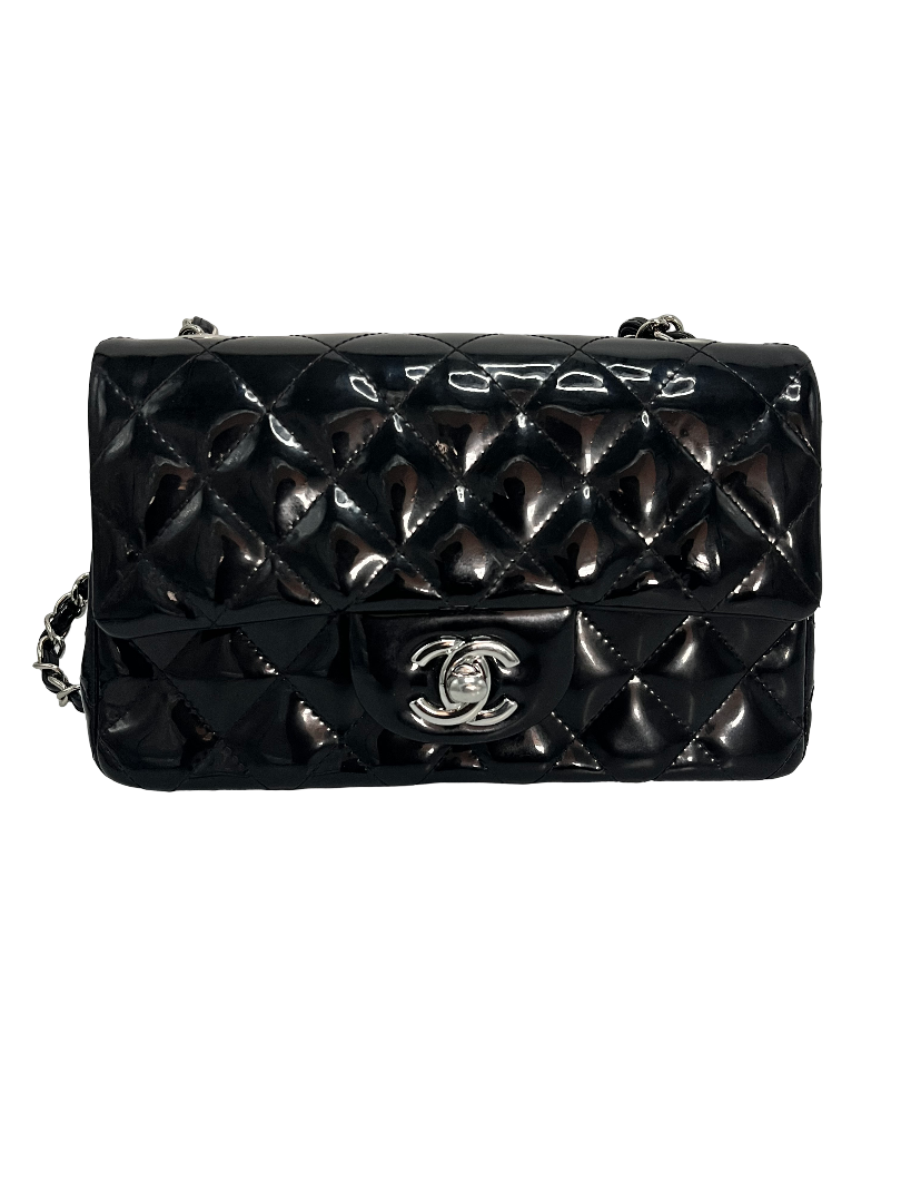 Chanel Classic Single Flap Quilted Lambskin Moyen