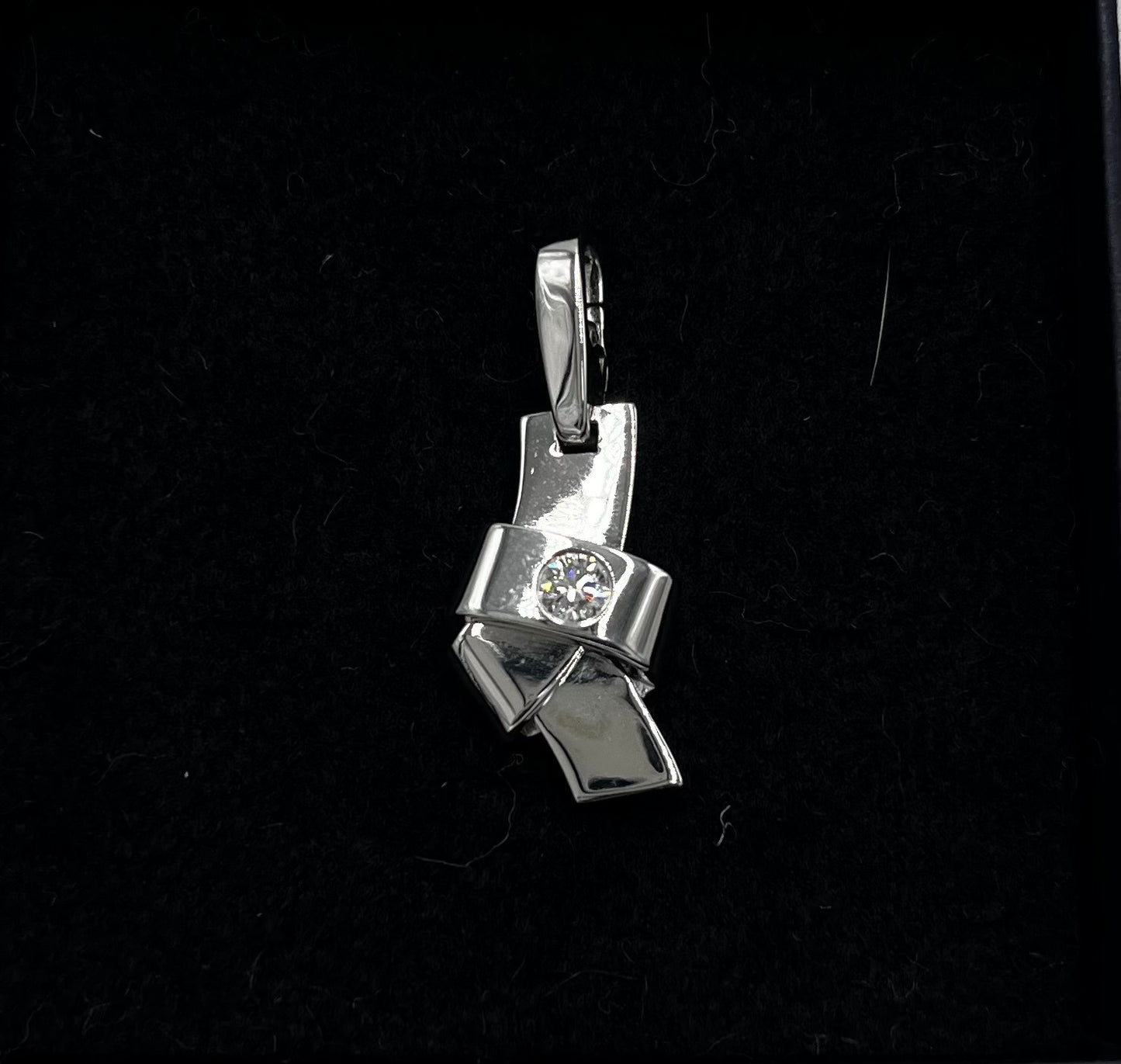Cartier Knot Pendant Silver 2 cm