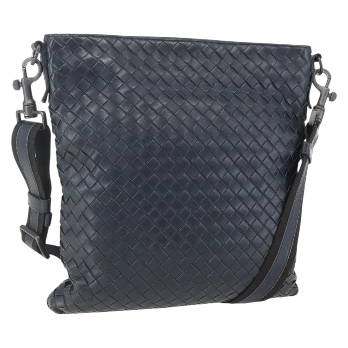 Bottega Veneta Flat Messenger Intrecciato Nappa Medium