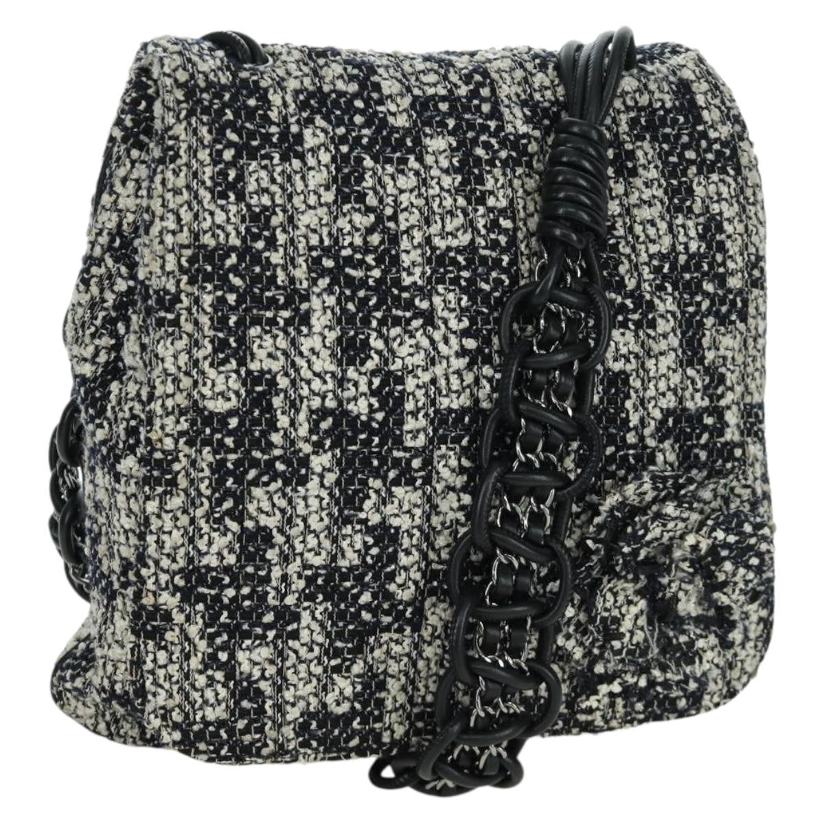 Chanel Camellia Messenger Tweed Large