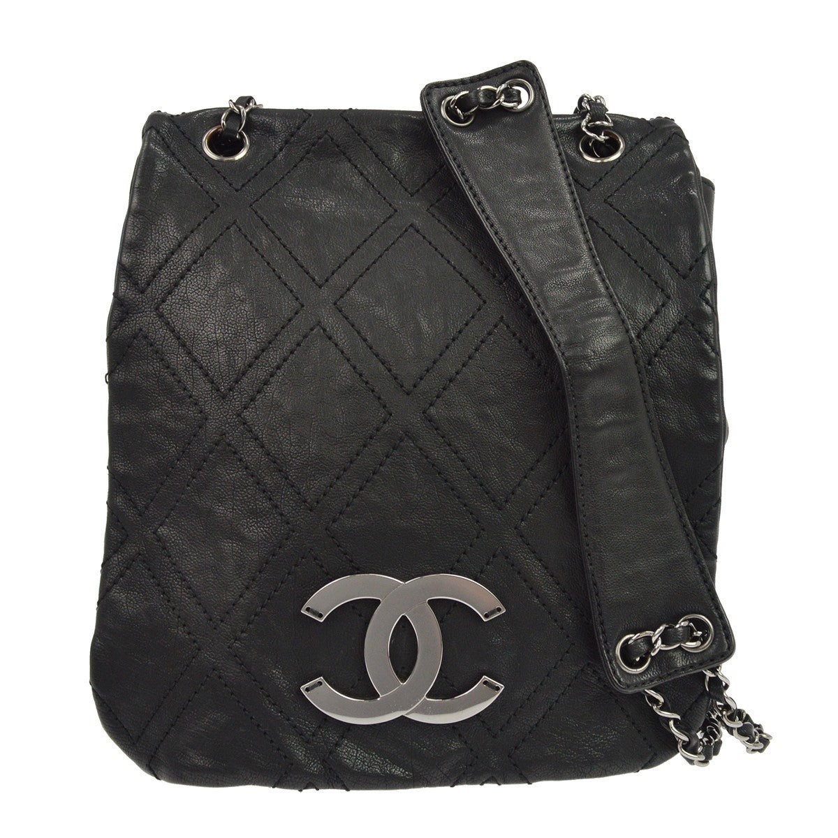 Chanel Diamond Stitch Messenger Quilted Calfskin Medium
