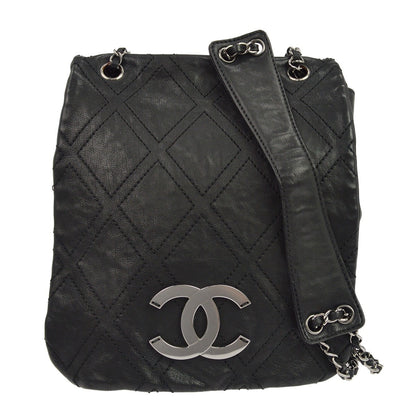 Chanel Diamond Stitch Messenger Quilted Calfskin Medium