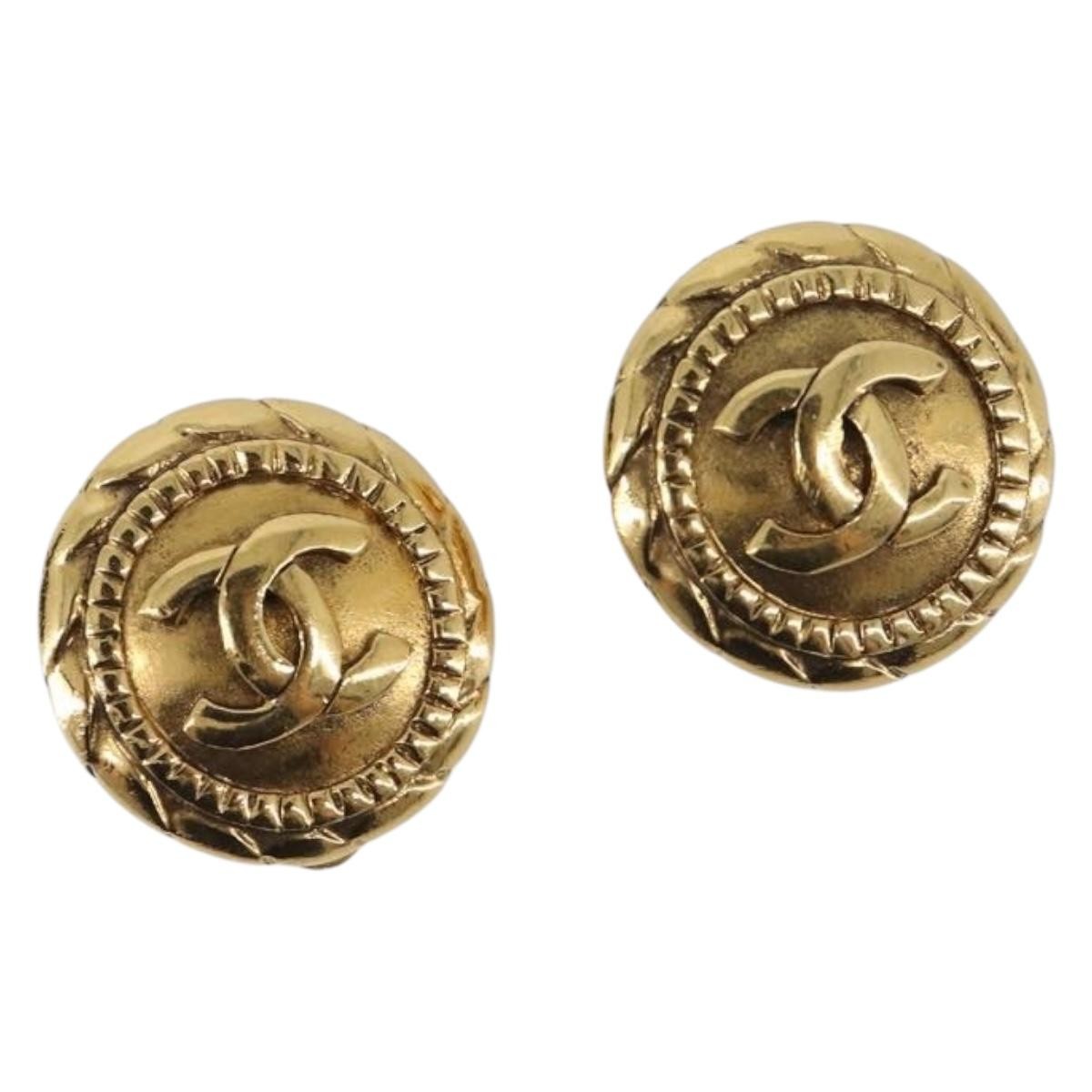 Chanel Vintage CC Round Clip-On Metal Small