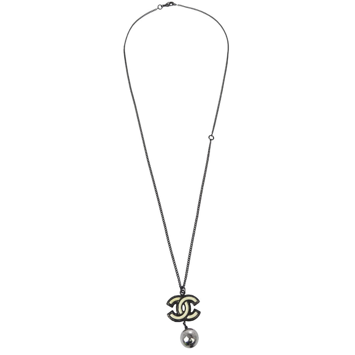 Chanel CC Pearl Drop Metal with Pearls Product Image