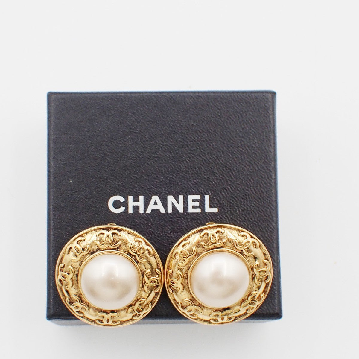 Chanel Vintage Round Clip-On Earrings Metal with Faux Pearl Product Image