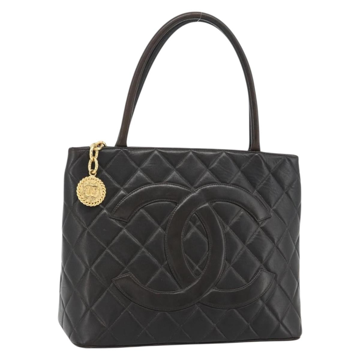 Chanel Matelassé Lambskin leather 25