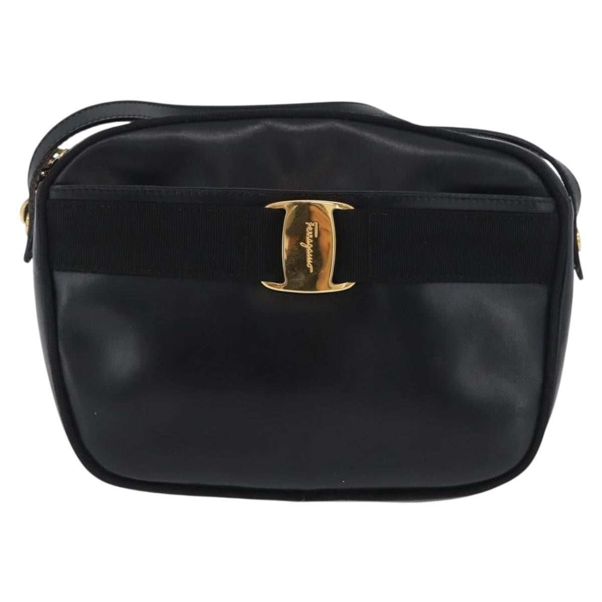 Salvatore Ferragamo Vara Bow camera Leather Product Image