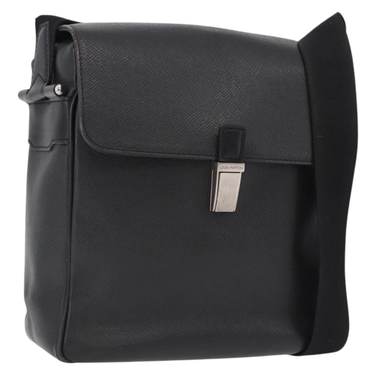 Louis Vuitton Yaranga Messenger Taiga Leather Medium