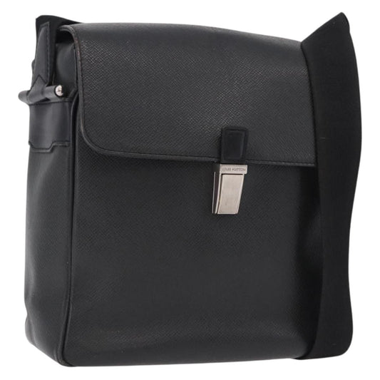 Louis Vuitton Yaranga Messenger Taiga Leather Medium
