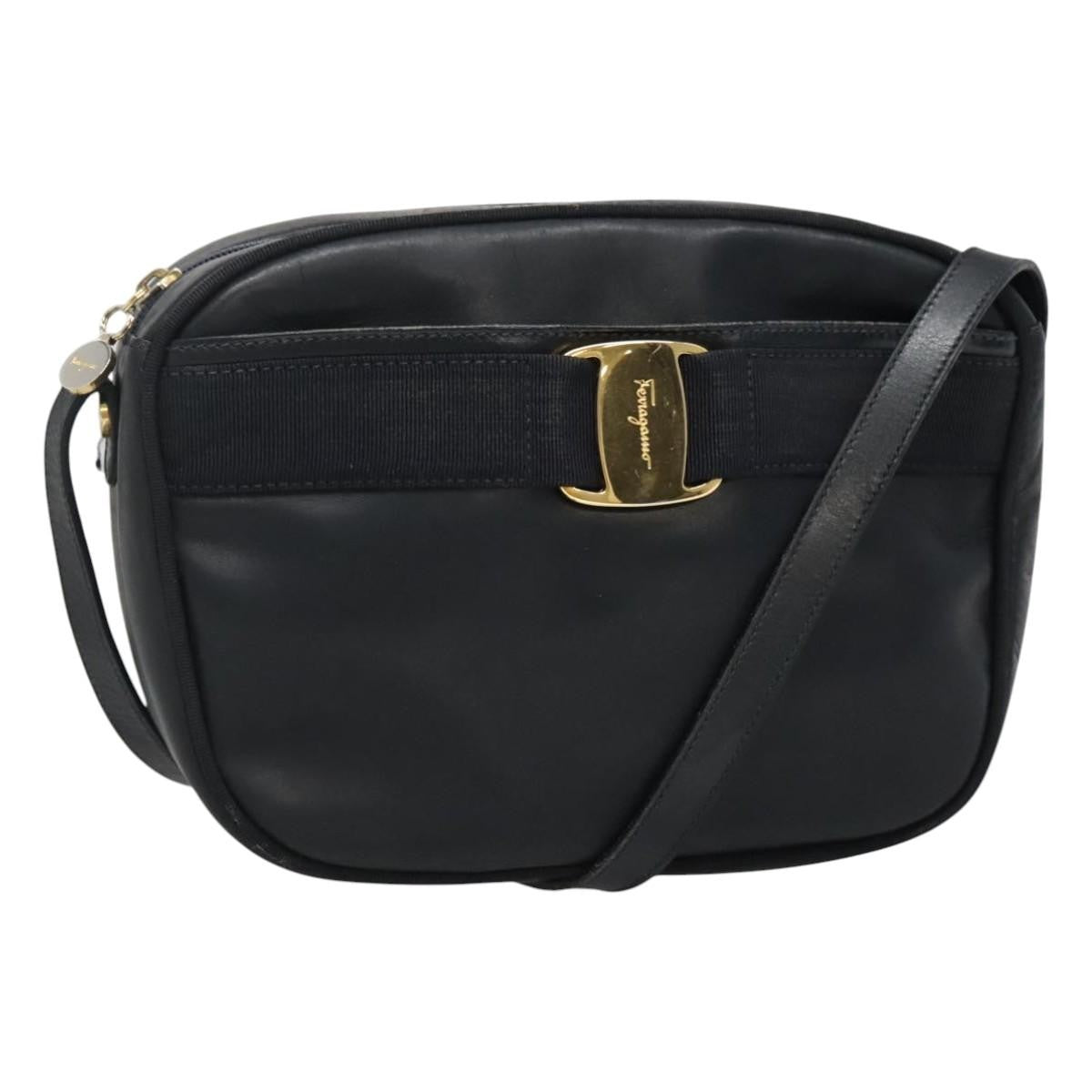 Salvatore Ferragamo Vara Bow camera Leather Product Image