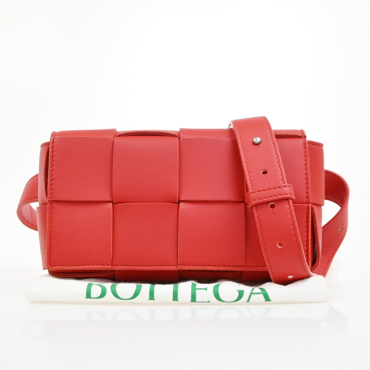 Bottega Veneta Cassette Belt Bag Maxi Intrecciato Leather Product Image