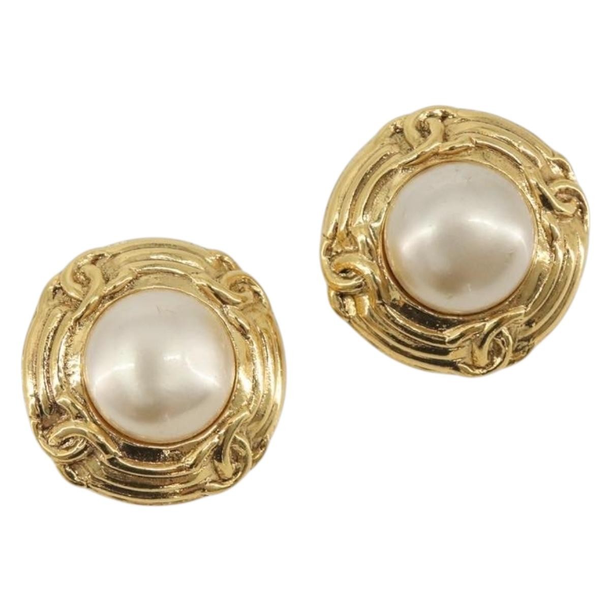 Chanel Vintage Round CC Clip-On Metal with Faux Pearl Product Image