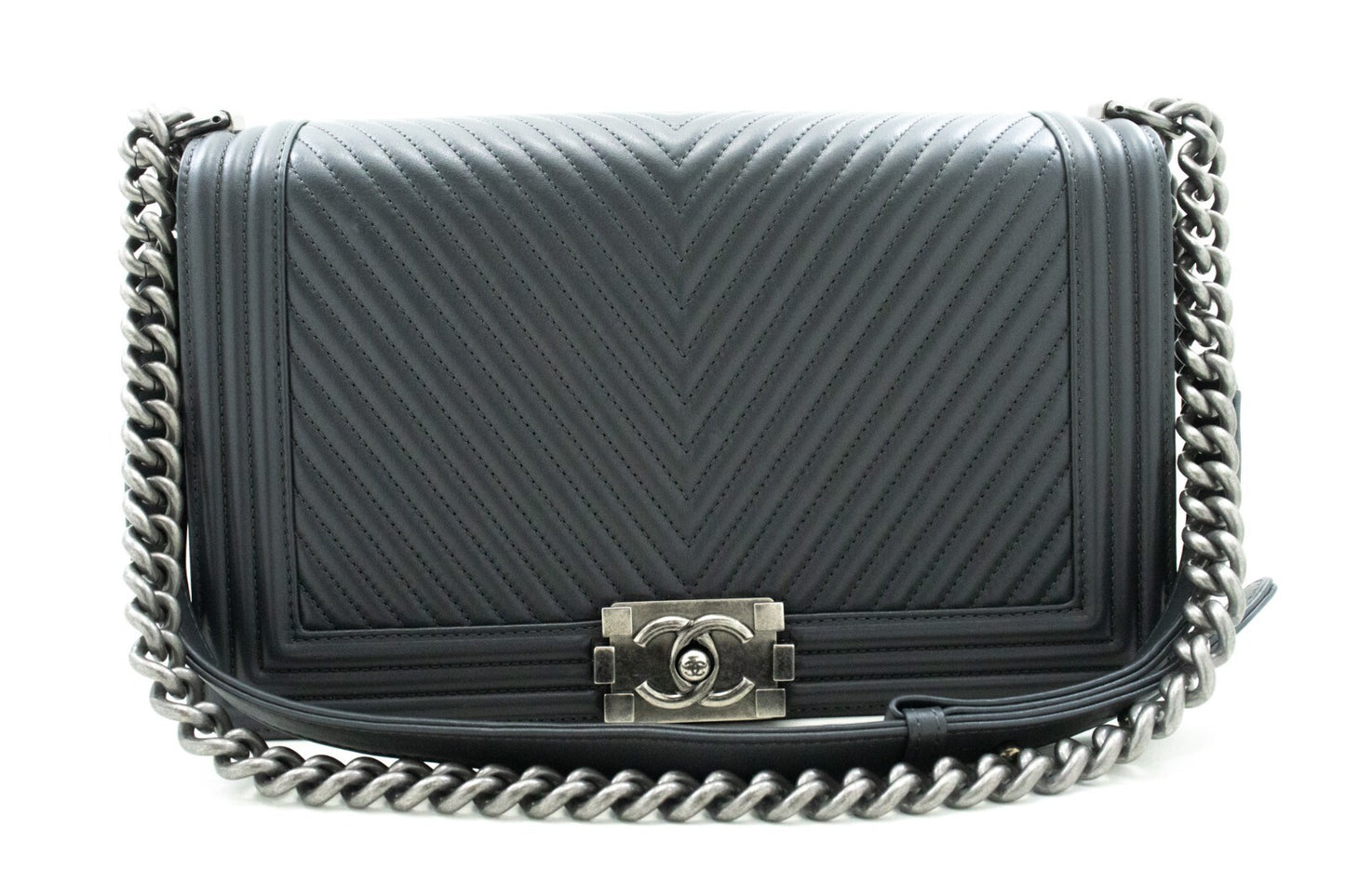 Chanel Boy Flap Chevron Calfskin New Medium
