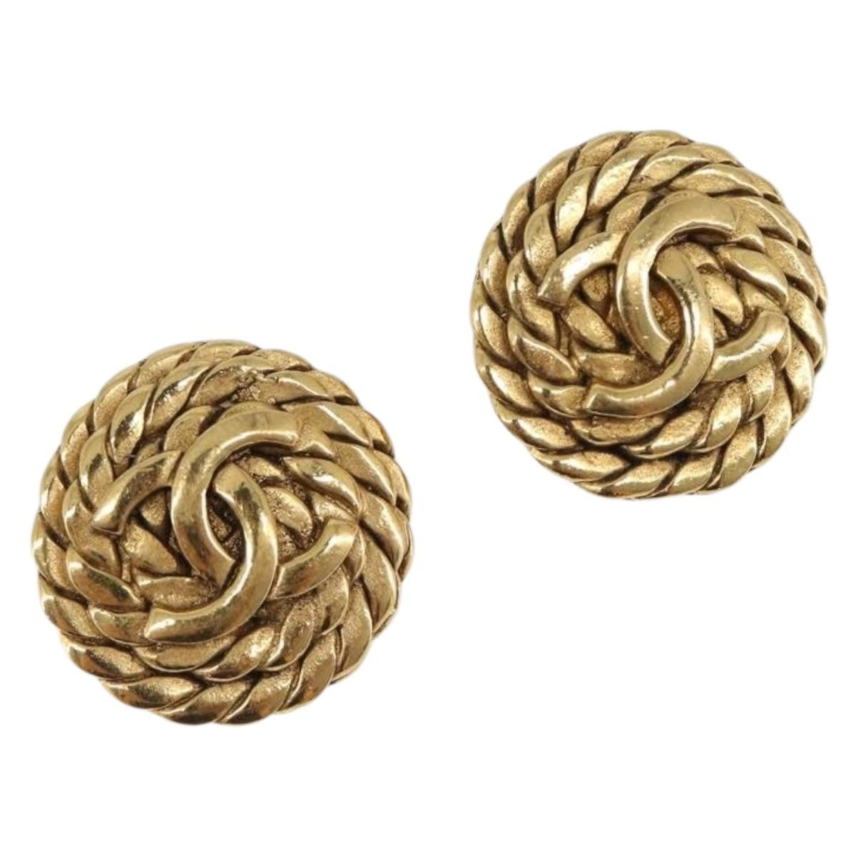 Chanel Vintage CC Round Clip-On Metal Small