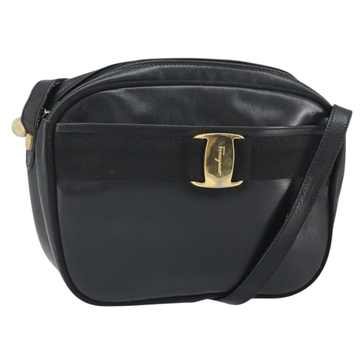 Salvatore Ferragamo Vara Bow camera Leather Product Image