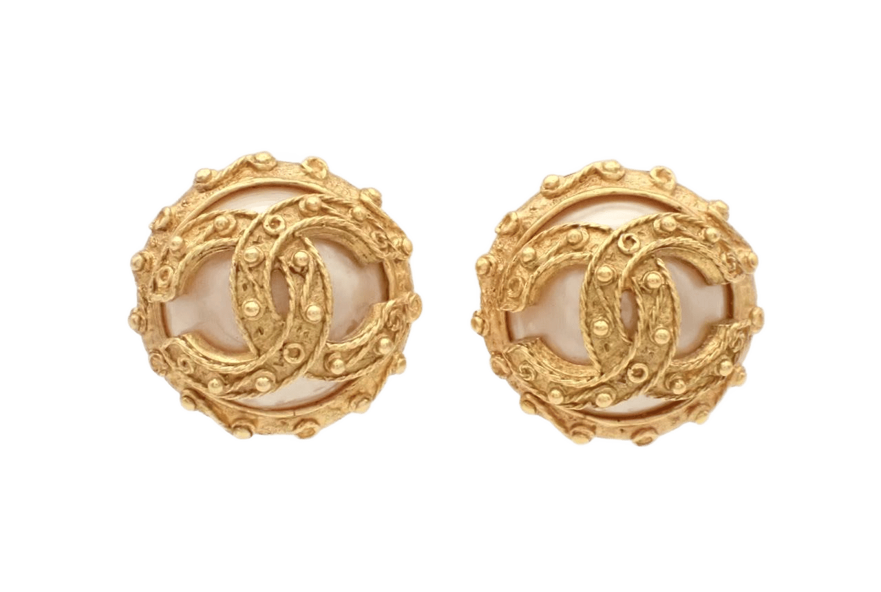 Chanel Vintage CC Round Cutout Clip-On Metal small